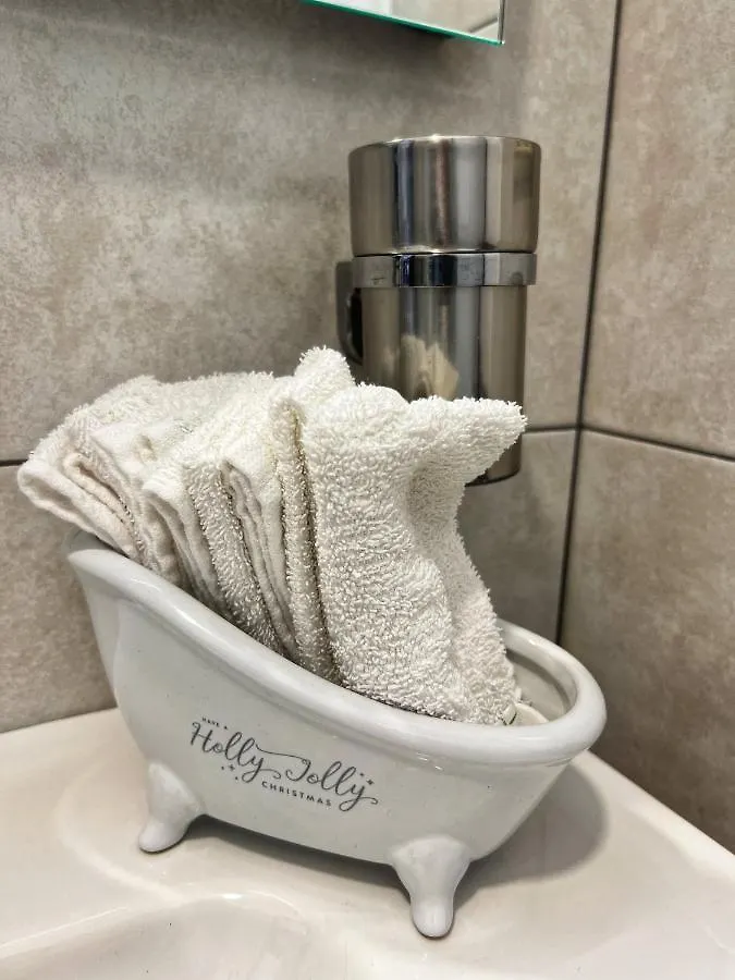 B&B Casale Dell'Insugherata ローマ 2*,  イタリア